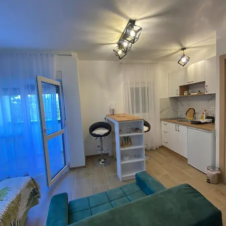Emilija Apartment *