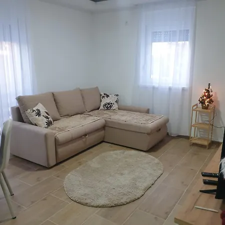 Apartment Emilija Divcibare