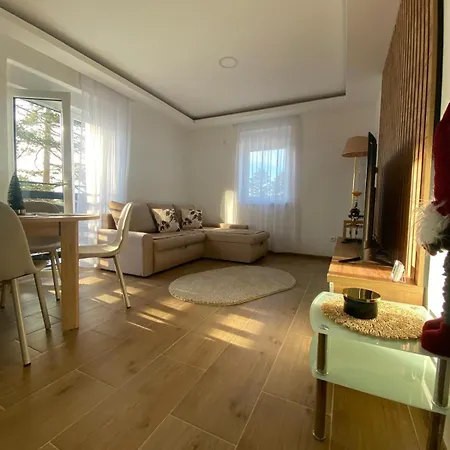 Emilija Apartment *